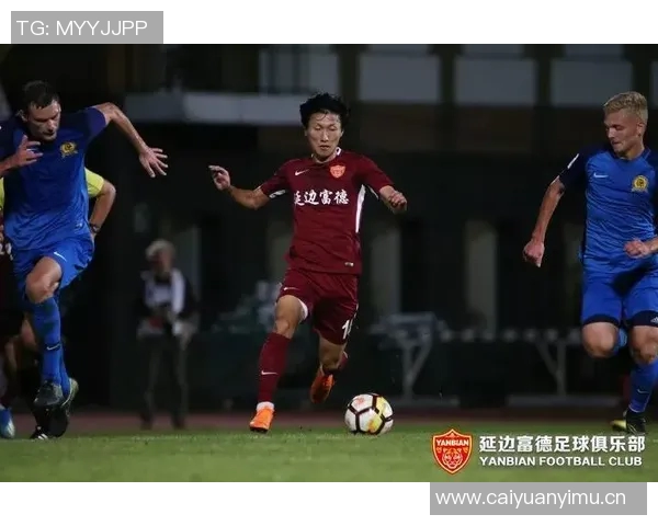 李强的足球人生:从青涩少年到职业球员的深度对话与成长历程 李强的足球人生:从青涩少年到职业球员的深度对话与成长历程